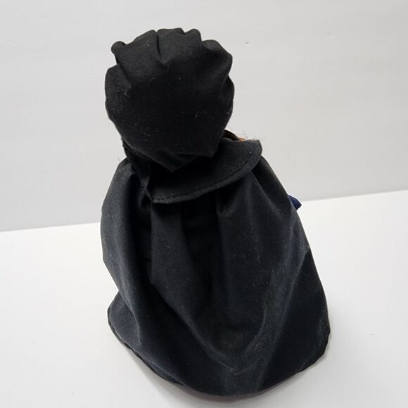 Vintage Springfield Amish Girl Doll 9.5" Holding A Quilt - Picture 5 of 7